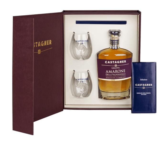 Grappa di Amarone Riserva 12 Mesi Ajándékcsomag 2 Pohárral és Csoki Castagner 0,50L